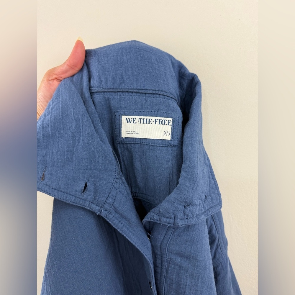 Free People We The Free Buddy Double Cloth Shirt Blue XS Cotton Relaxed Fit - Picture 6 of 8